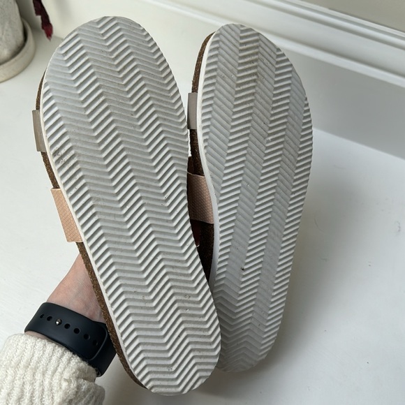 Old Navy Slides Sandals - Picture 3 of 5